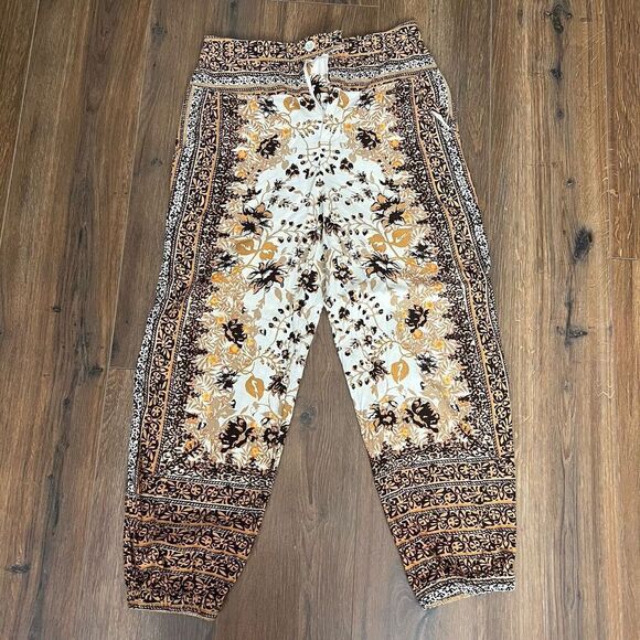 Anthropologie Pants - Women's Size 4 Anthropologie Jogger Style Floral Pants